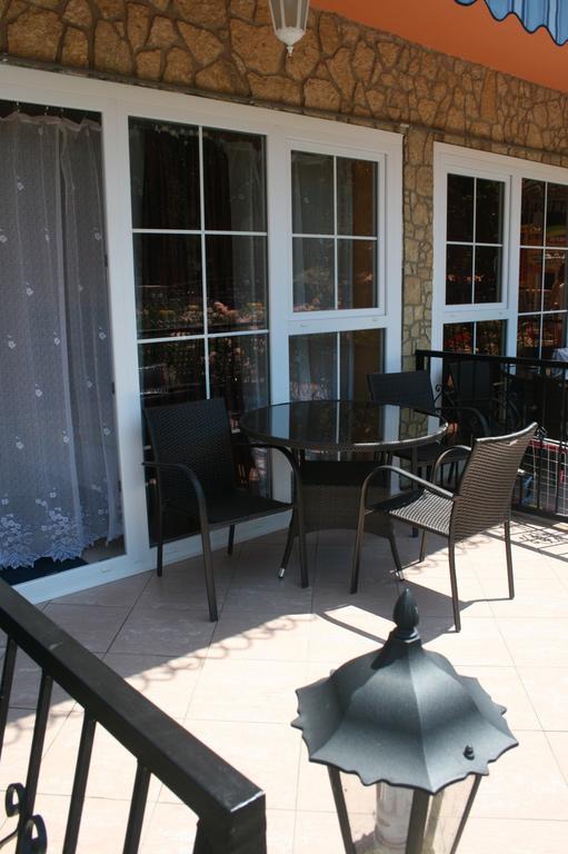 Barbara Vendeghaz Apartment Balatonfured Bilik gambar